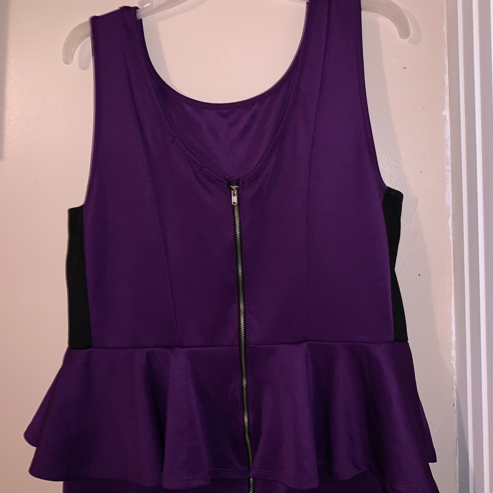 Formal dress - Picture 4 of 4